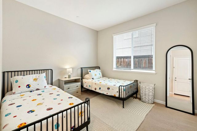 1462 Cedarbrook Rd, West Sacramento, CA 95691