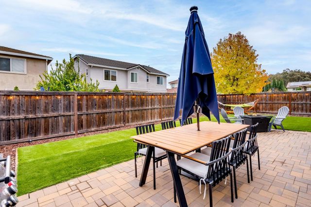 1462 Cedarbrook Rd, West Sacramento, CA 95691