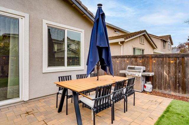 1462 Cedarbrook Rd, West Sacramento, CA 95691