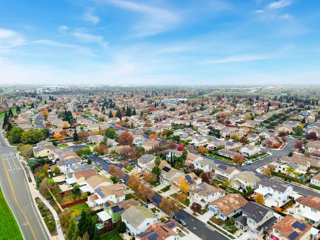 1462 Cedarbrook Rd, West Sacramento, CA 95691