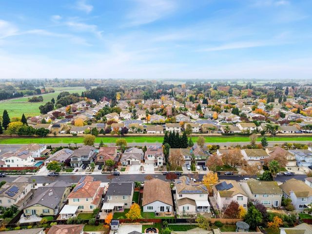 1462 Cedarbrook Rd, West Sacramento, CA 95691