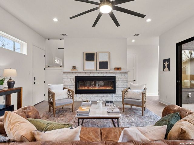 242 Cassiano, San Antonio, TX 78204