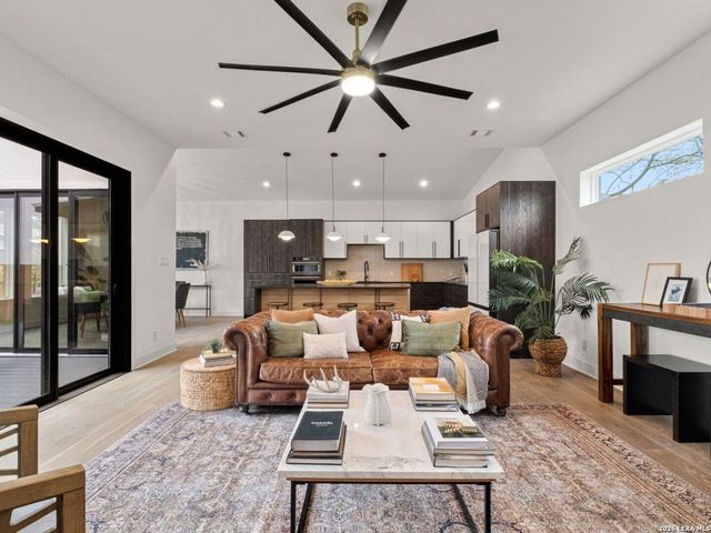 242 Cassiano, San Antonio, TX 78204