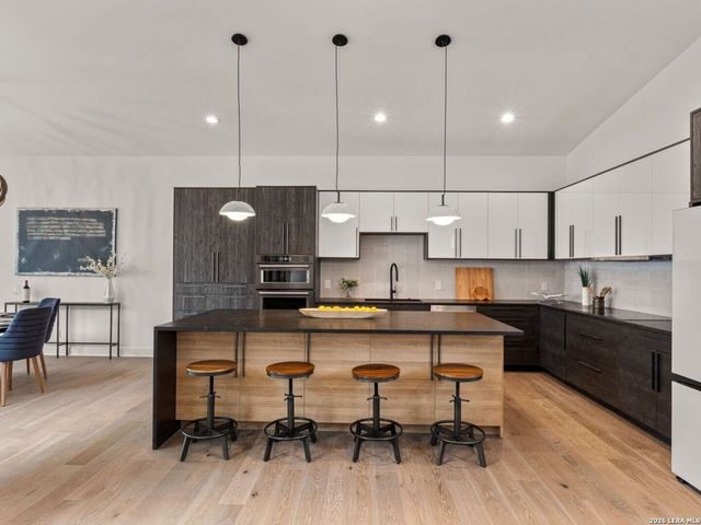 242 Cassiano, San Antonio, TX 78204