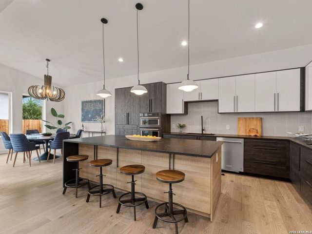 242 Cassiano, San Antonio, TX 78204