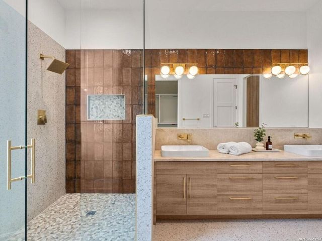 242 Cassiano, San Antonio, TX 78204