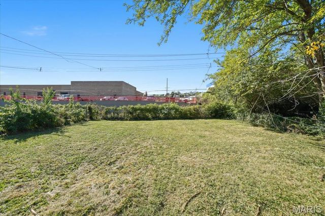 31 Westdell Drive, St Louis, MO 63136