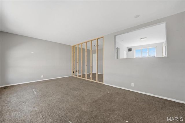 31 Westdell Drive, St Louis, MO 63136