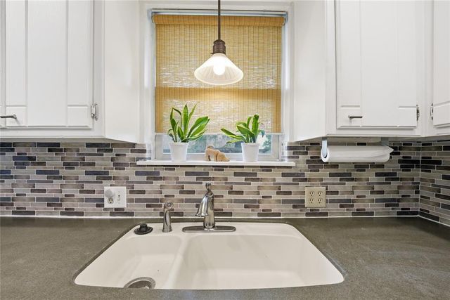 604 SW 25th Street, Moore, OK 73160