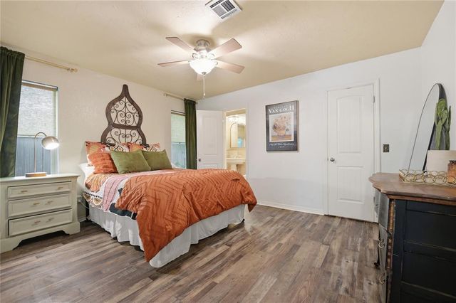 604 SW 25th Street, Moore, OK 73160