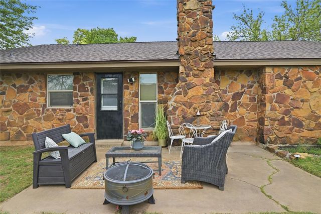 604 SW 25th Street, Moore, OK 73160