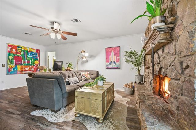 604 SW 25th Street, Moore, OK 73160