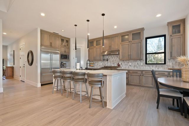 627 Lakeridge Dr, Auburn, CA 95603