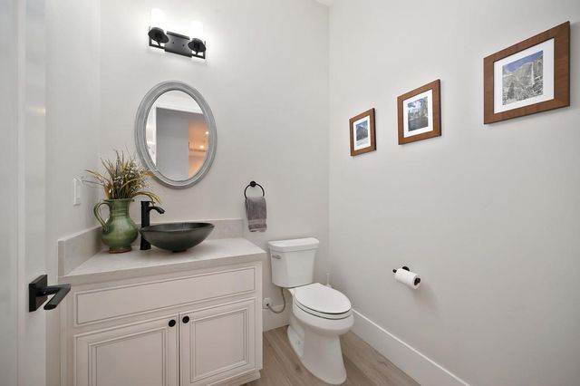 627 Lakeridge Dr, Auburn, CA 95603