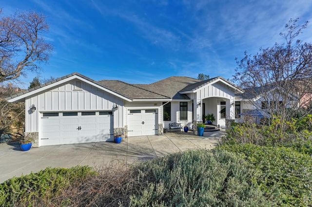 627 Lakeridge Dr, Auburn, CA 95603