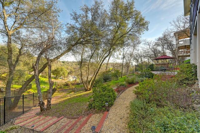 627 Lakeridge Dr, Auburn, CA 95603