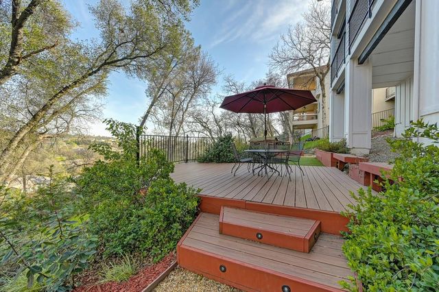 627 Lakeridge Dr, Auburn, CA 95603