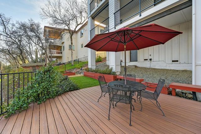 627 Lakeridge Dr, Auburn, CA 95603