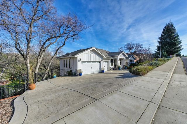 627 Lakeridge Dr, Auburn, CA 95603