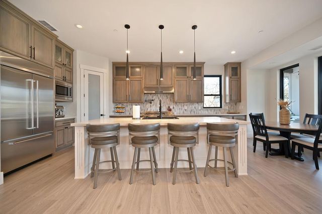 627 Lakeridge Dr, Auburn, CA 95603