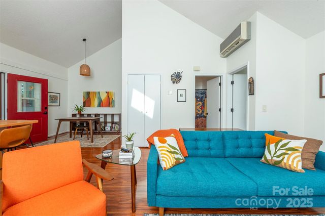 43 Vermont Court D14, Asheville, NC 28806