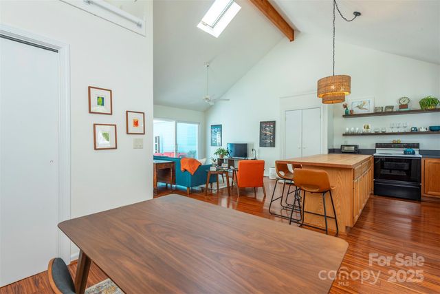 43 Vermont Court D14, Asheville, NC 28806