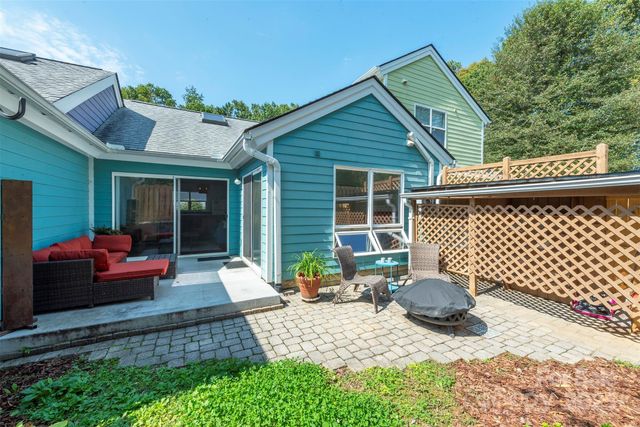 43 Vermont Court D14, Asheville, NC 28806