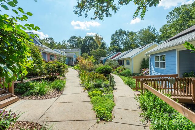 43 Vermont Court D14, Asheville, NC 28806