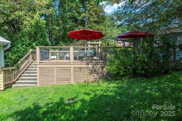 43 Vermont Court D14, Asheville, NC 28806