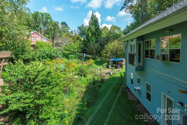 43 Vermont Court D14, Asheville, NC 28806