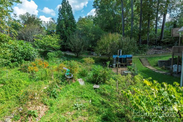 43 Vermont Court D14, Asheville, NC 28806