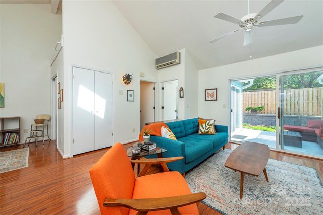 43 Vermont Court D14, Asheville, NC 28806