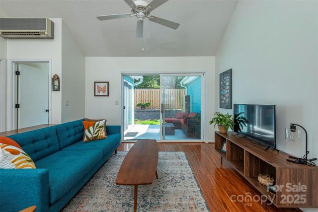 43 Vermont Court D14, Asheville, NC 28806