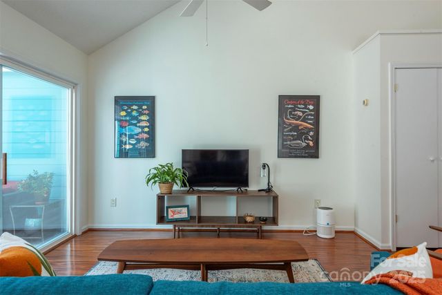 43 Vermont Court D14, Asheville, NC 28806