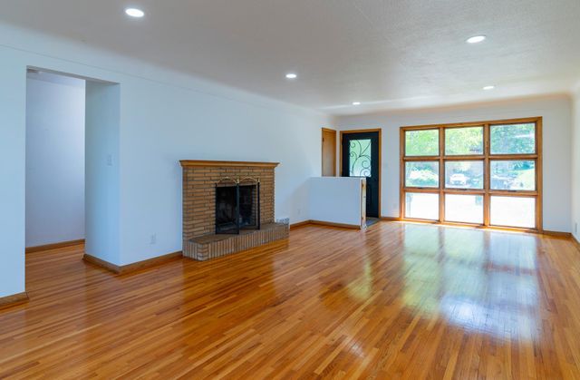 2843 Churchill Street, Roseville, MN 55113