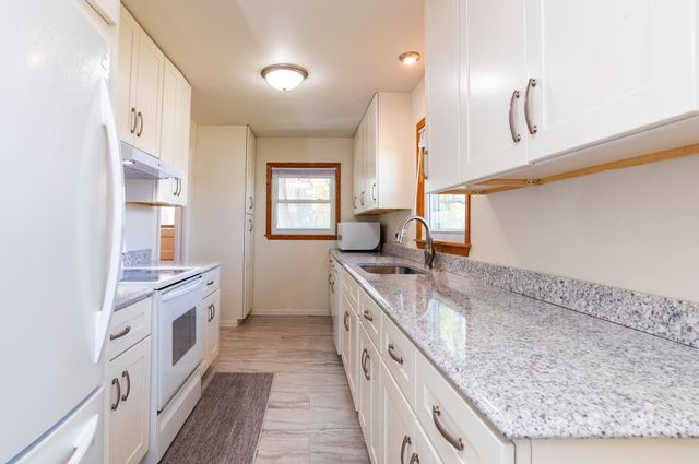 2843 Churchill Street, Roseville, MN 55113
