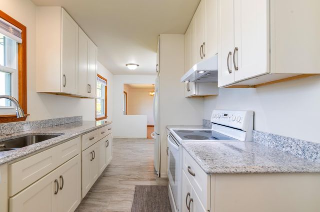 2843 Churchill Street, Roseville, MN 55113