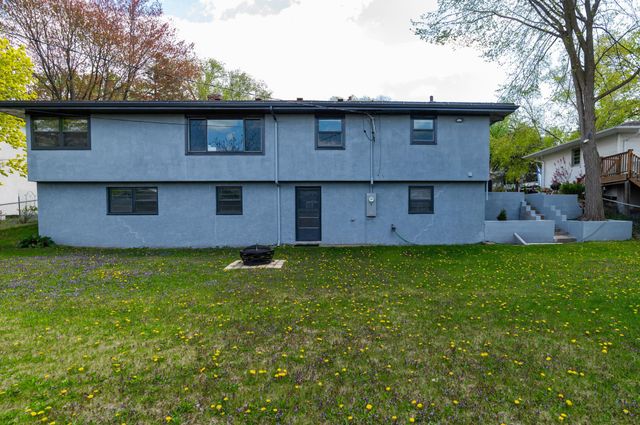 2843 Churchill Street, Roseville, MN 55113