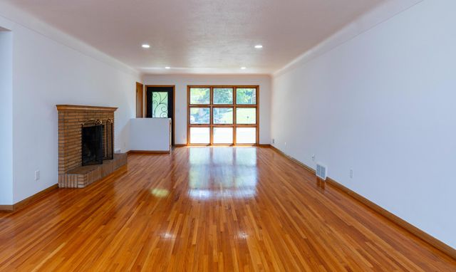 2843 Churchill Street, Roseville, MN 55113