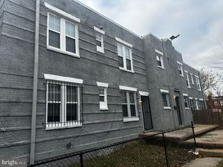 4632 HILLSIDE RD SE #1, Washington, DC 20019