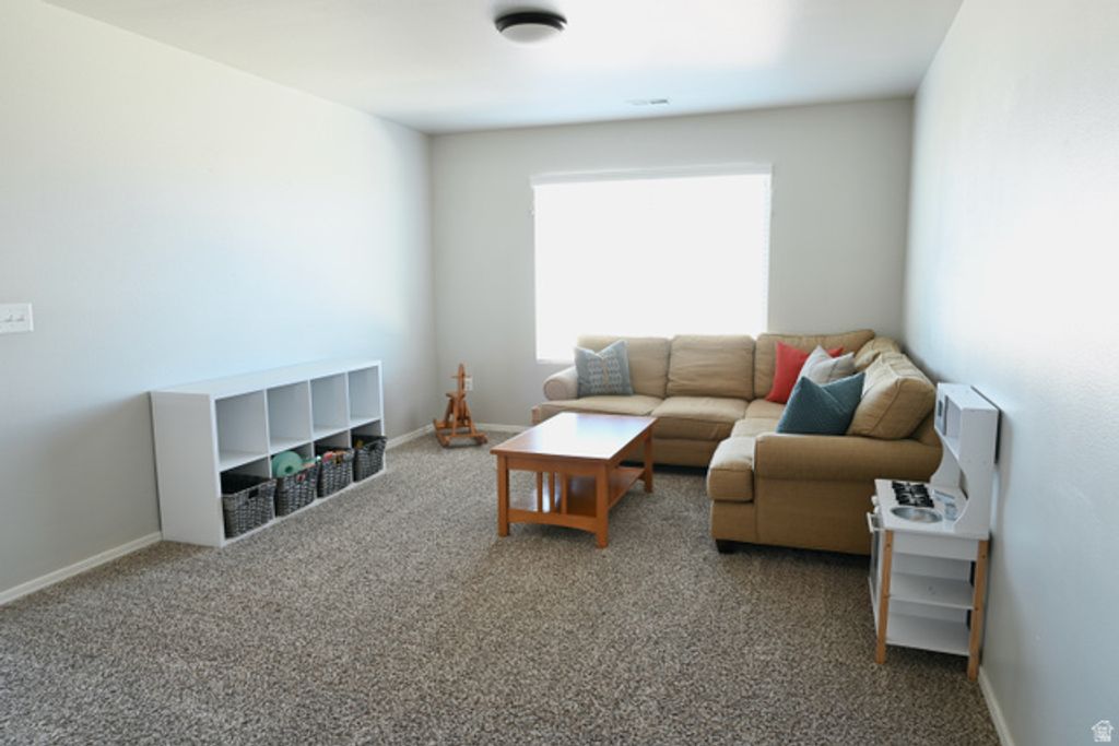 Image 12 of property listing at 3569 W 2660 S, Syracuse, UT 84075