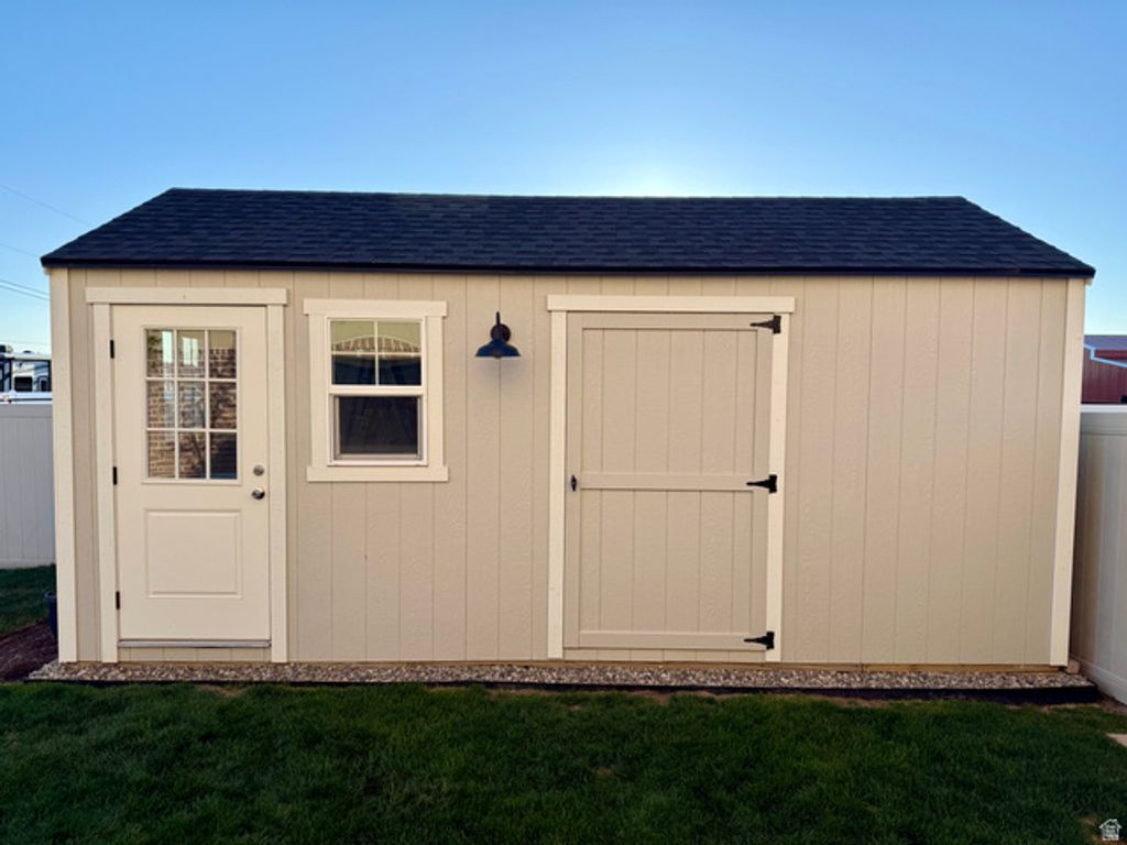 Image 26 of property listing at 3569 W 2660 S, Syracuse, UT 84075