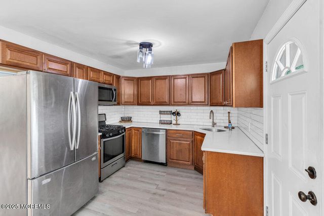 624 Fort Plains Road, Howell, NJ 07731