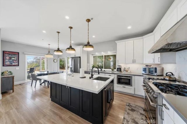1011 Calle Azul, Glendale, CA 91208