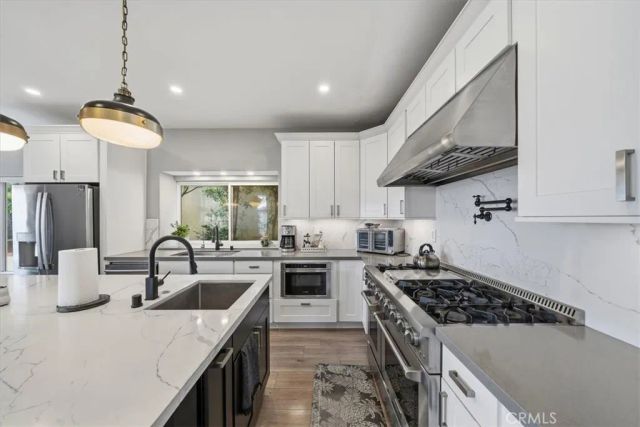 1011 Calle Azul, Glendale, CA 91208