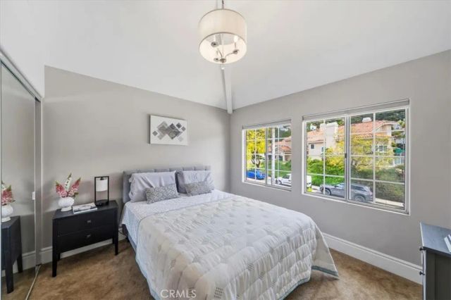 1011 Calle Azul, Glendale, CA 91208