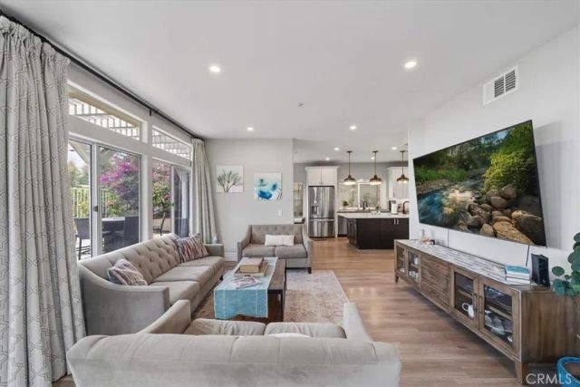 1011 Calle Azul, Glendale, CA 91208