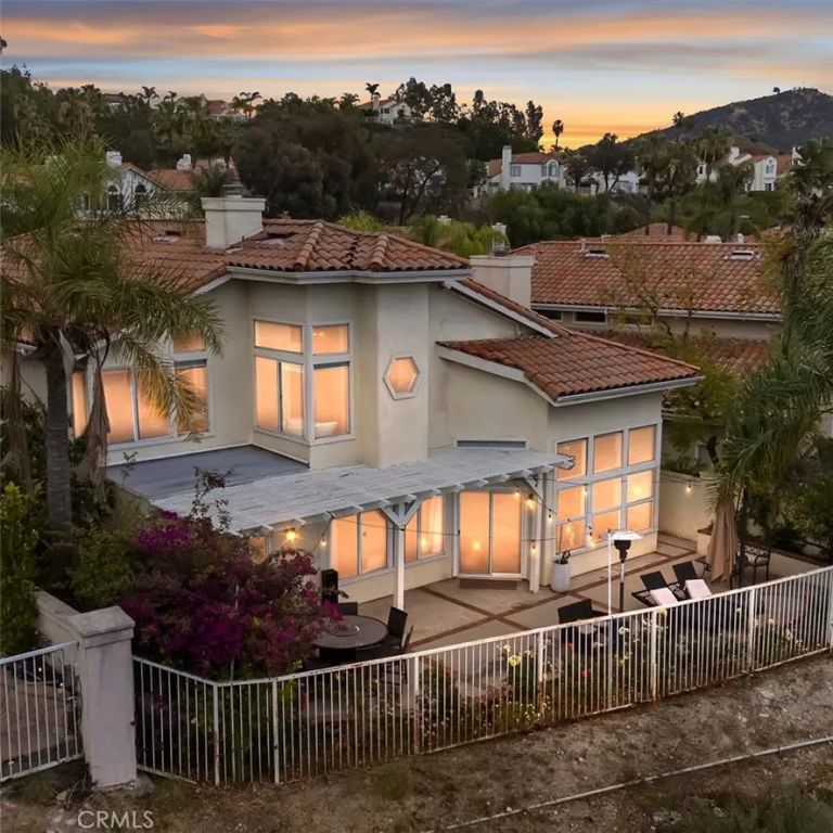 1011 Calle Azul, Glendale, CA 91208