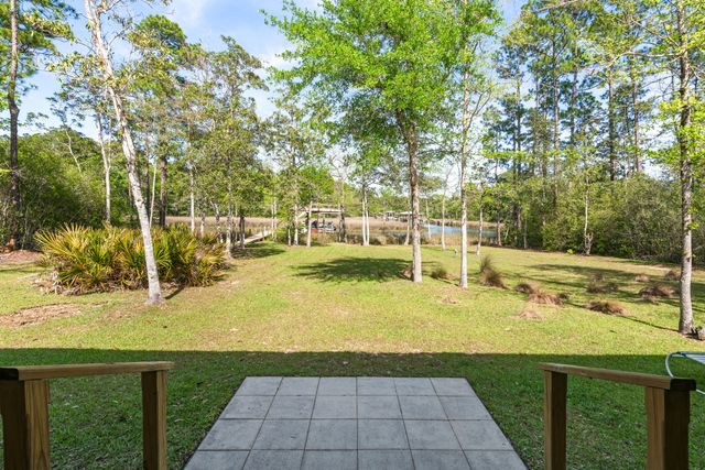 528 Bay Grove Road, Freeport, FL 32439