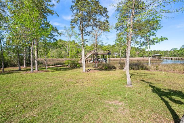 528 Bay Grove Road, Freeport, FL 32439
